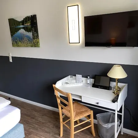 호텔 Haus Am Hochwald 3*
